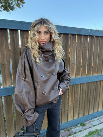 Giacca oversize in eco pelle          Doppio petto collo  alto