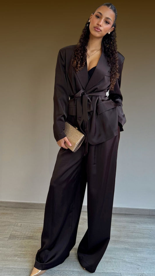 Completo giacca pantalone in raso