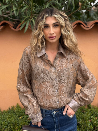 Camicia con dettaglio fiori a rilievo in velluto