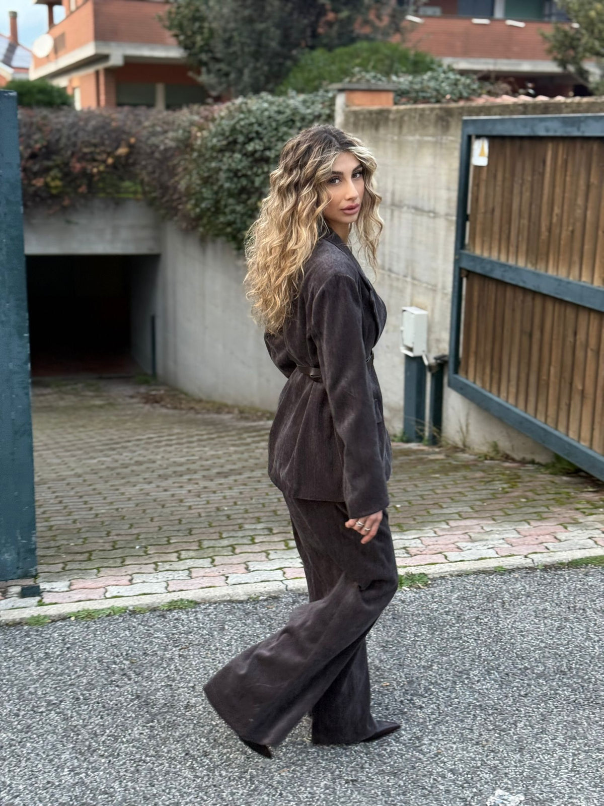 Pantalone con elastico sul retro