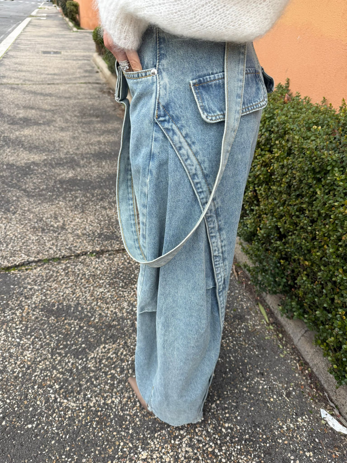 Jeans con straccali