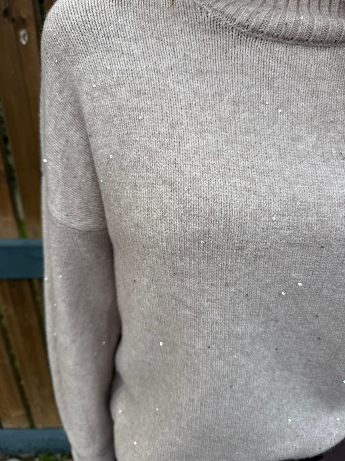 Maglia in viscosa collo alto