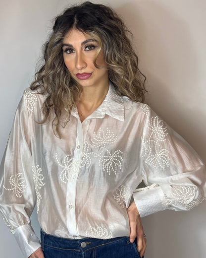 Camicia in raso con ricami