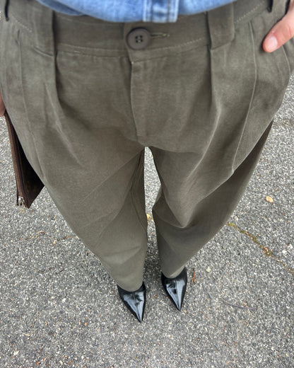 Pantalone barrel leg
