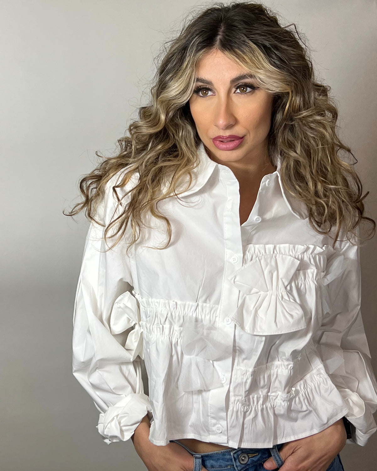 Camicia in cotone con dettagli rouches in tessuto e tulle