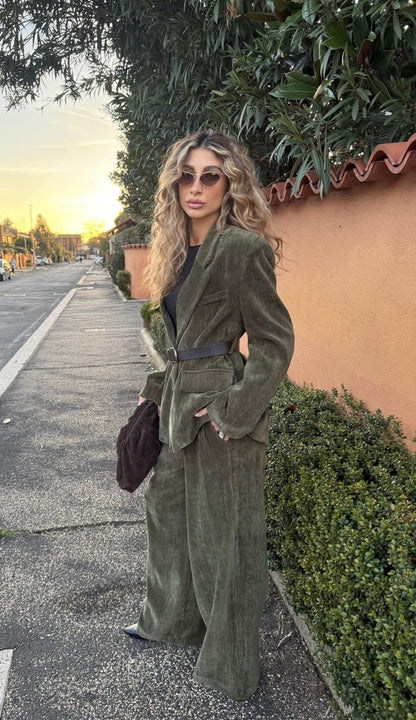 Pantalone con elastico sul retro
