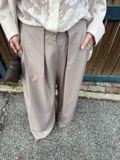 Pantalone palazzo con pences